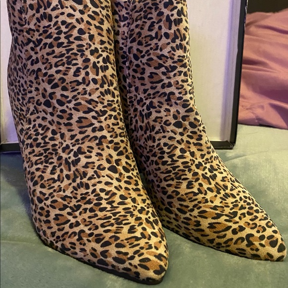 BRAND NEW Qupid suede booties size 7 - Picture 4 of 5